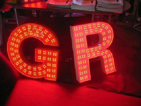 中江LED发光字常见的安装误区。